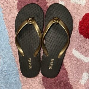 MK FLIP FLOPS